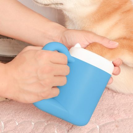 Dog paw cleaner cup 360° rotatable silicone combs portable outdoor quickly wash foot cleaning bucket for small pets