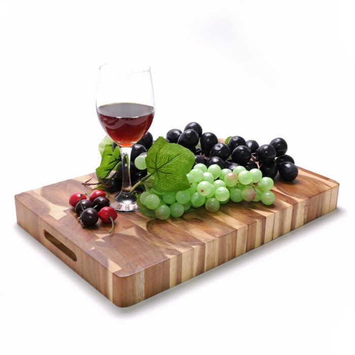 Thick acacia wood cutting board 44.5 x 30 x 4cm reversible multipurpose with juice groove, inner handles