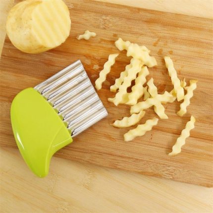 Wave potato and onion slicer – corrugated cutter for french fries and salad – kitchen gadget and vegetable cutting tool