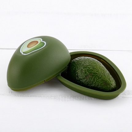 Avocado slicer and fresh-keeping cover – portable kitchen gadget for easy cutting and storage of avocados – creative fruit tool