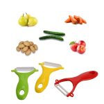 Colorful ceramic peeler for effortless vegetable and fruit peeling – your ultimate kitchen gadget