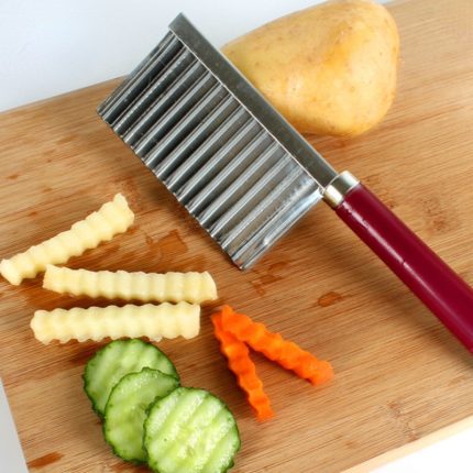 Stainless steel wavy potato knife – cut your vegetables and fruits with fun and style