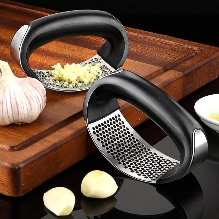 Stainless steel manual garlic press and mincer – your ultimate kitchen gadget for effortless garlic preparation
