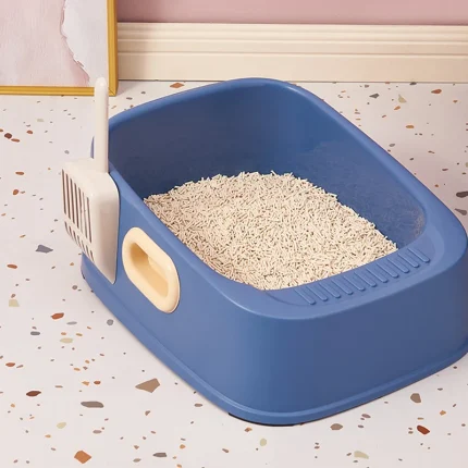 Semi-Enclosed Cat Litter Box: Spacious Design with Splash Prevention