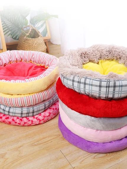 Economical Round Cat Nest, Plush Comfort for Your Feline Friend, Random Patterns for Added Charm