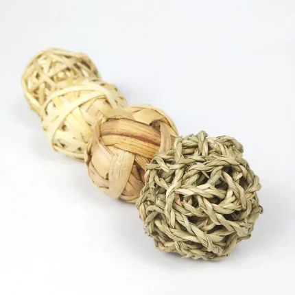 Grassy Fun: 7cm Braided Ball Chew Toy for Small Animals